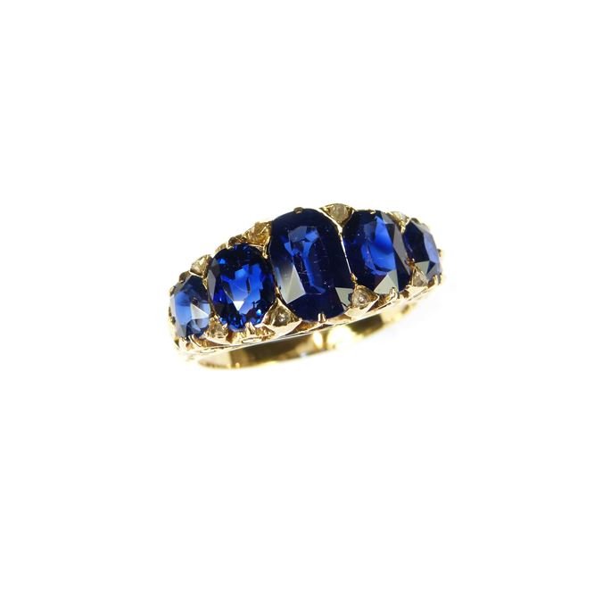 Antique graduated five stone sapphire ring | MasterArt
